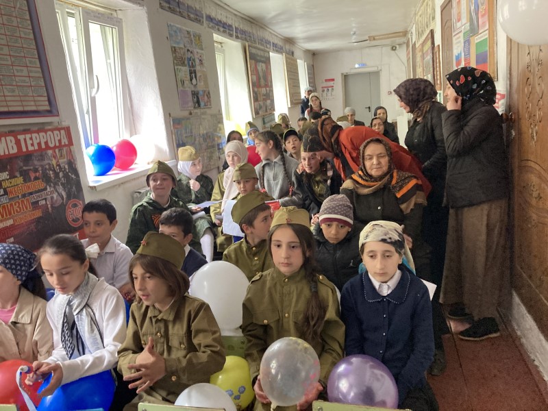 участники.